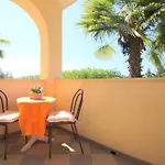 Residence Livija 2 Mit Pool In Strandnaehe
