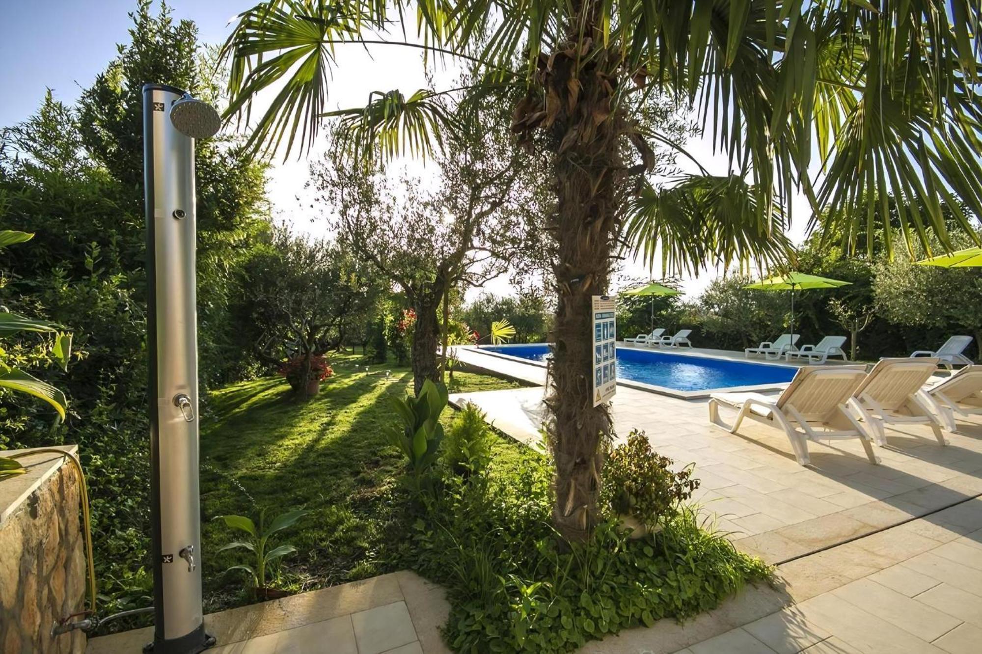 Livija 2 Mit Pool In Strandnaehe Porec