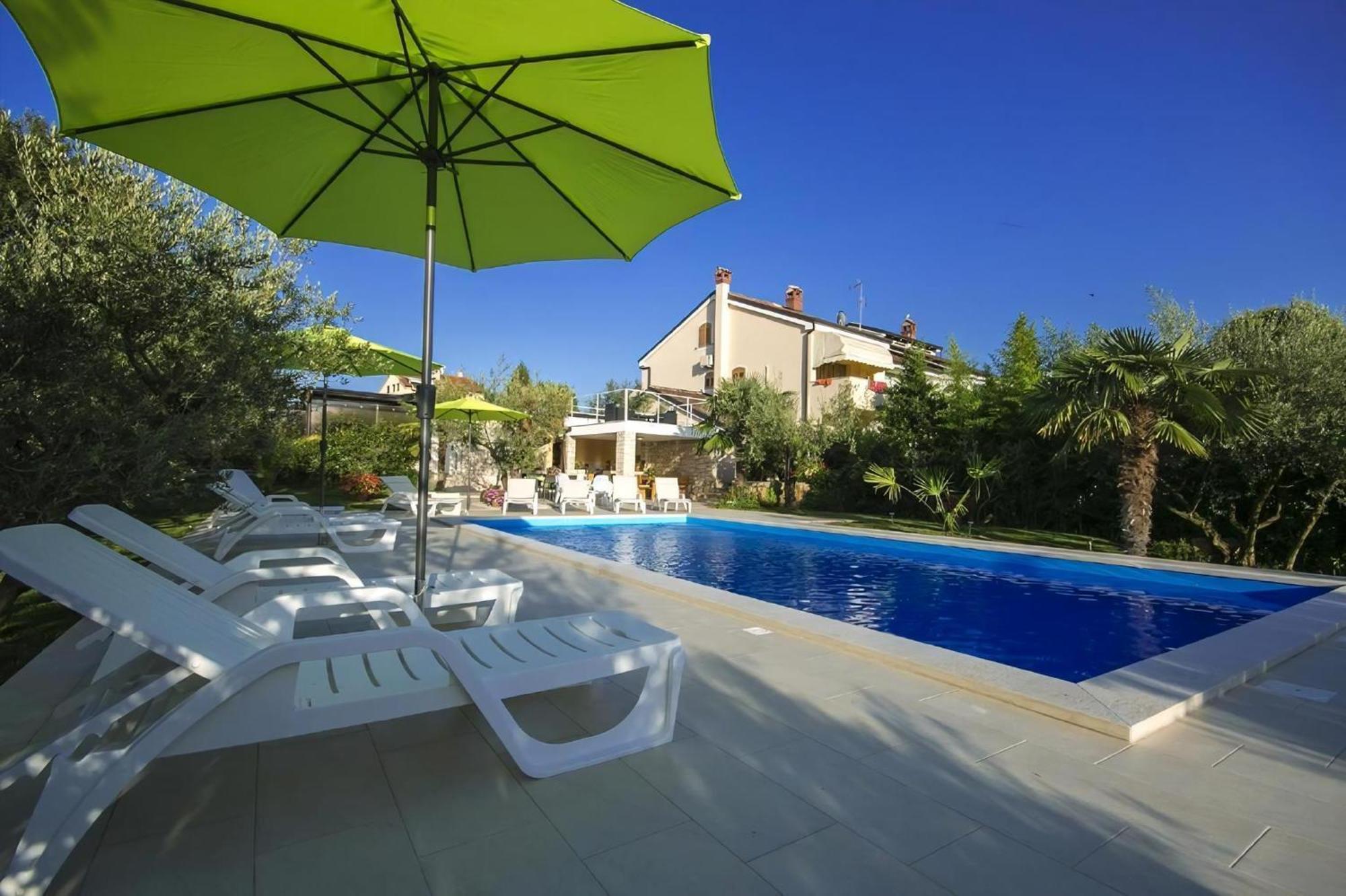 Livija 2 Mit Pool In Strandnaehe * Porec